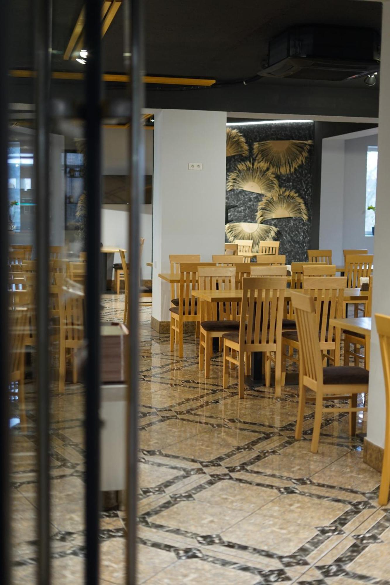 Like Hotel Коломия Екстер'єр фото